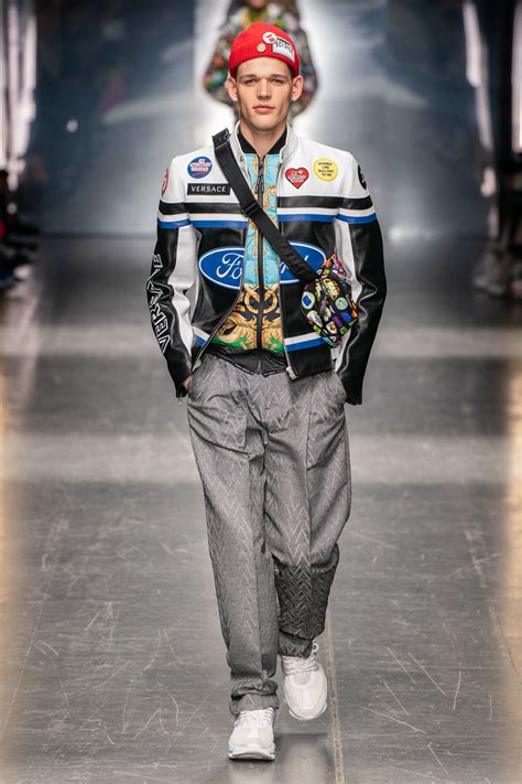 versace men fall 2019|Versace Fall 2019 Menswear Fashion Show .